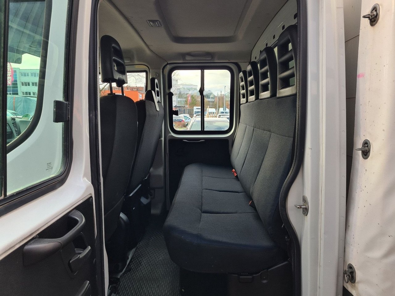 Lizing IVECO Daily 35 C15 Doka Curtain side IVECO Daily 35 C15 Doka Curtain side: slika 14