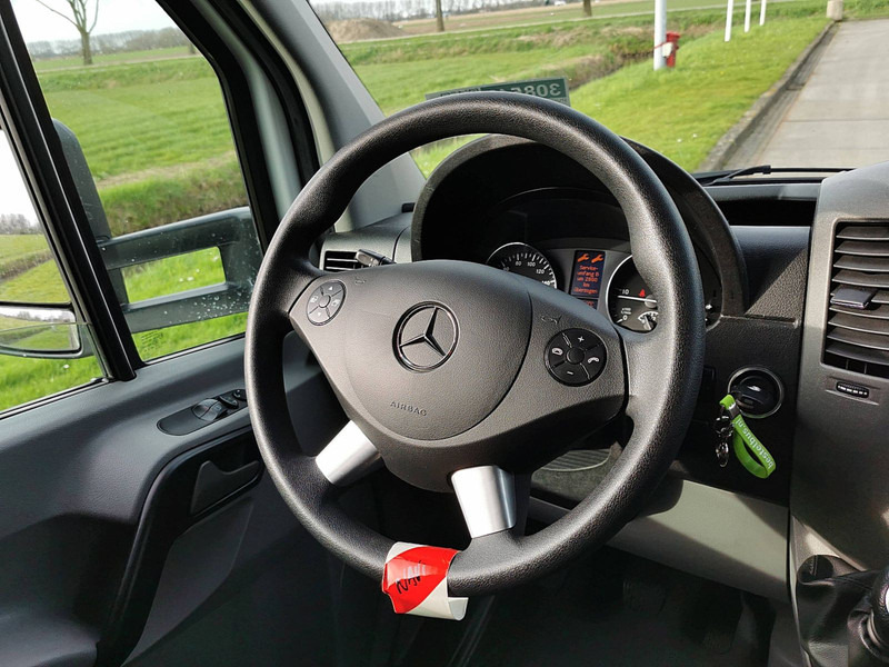Dostavno vozilo sa zatvorenim sandukom Mercedes-Benz Sprinter 316: slika 9