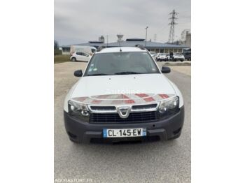 Dacia DUSTER - Automobil
