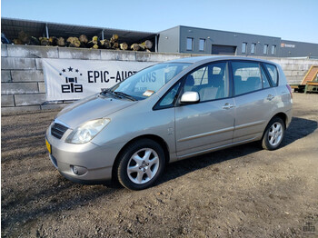 Kia Sorento 2.4i - Automobil