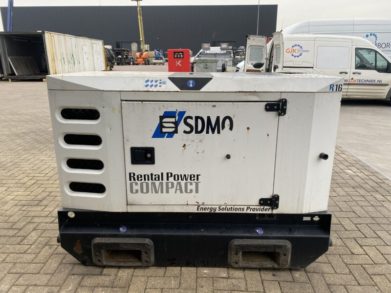Set generatora SDMO R16 Mitsubishi Leroy Somer 16 kVA Silent Rental generatorset: slika 13