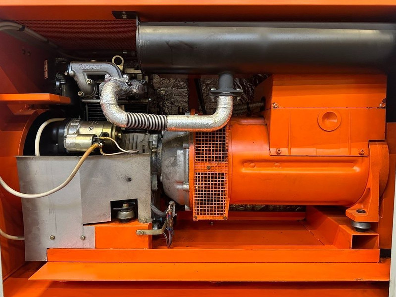Set generatora SDMO Safari Ruggerini Mecc Alte Spa 8 kVA Silent generatorset as New ! 614 hours: slika 6
