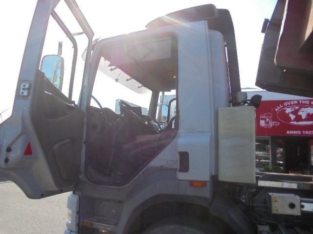 Kamion sa hidrauličnom kukom Ginaf X 3232 S +BULTHUIS + VDL CONTAINERBAKKEN: slika 17