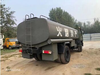 Kamion cisterna za prevoz goriva HONGYAN 4x2 drive 12 tons fuel tank: slika 5