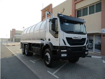 Kamion cisterna za prevoz goriva IVECO TRAKKER 380: slika 1