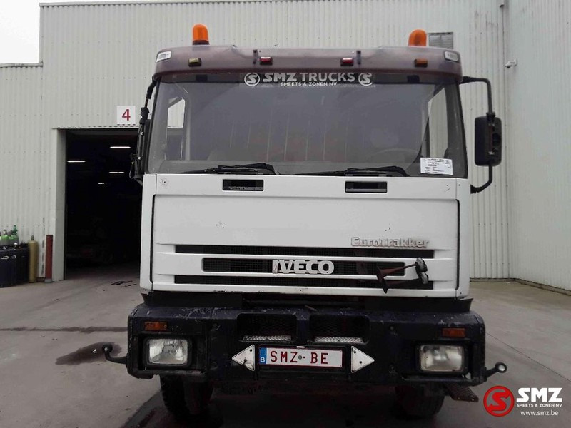 Kamion sa golom šasijom i zatvorenom kabinom Iveco Eurotrakker 260.34 6x4 manual pump!: slika 3