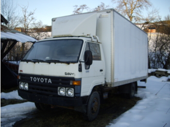 Toyota Dyna - Kamion sa zatvorenim sandukom