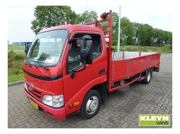 Toyota Dyna 150 D-4D - Kamion za prevoz automobila