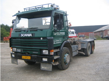 SCANIA 92 H IC - Kamion za prevoz kontejnera/ Kamion sa promenjivim sandukom