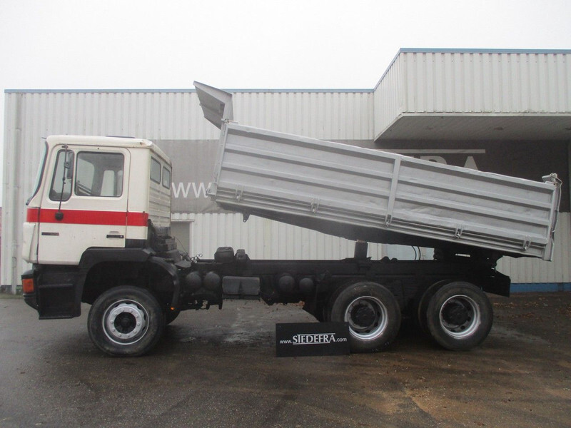 Istovarivač MAN 26 322 ZF Manual , 6x4 , 3 way tipper , Spring suspension: slika 2