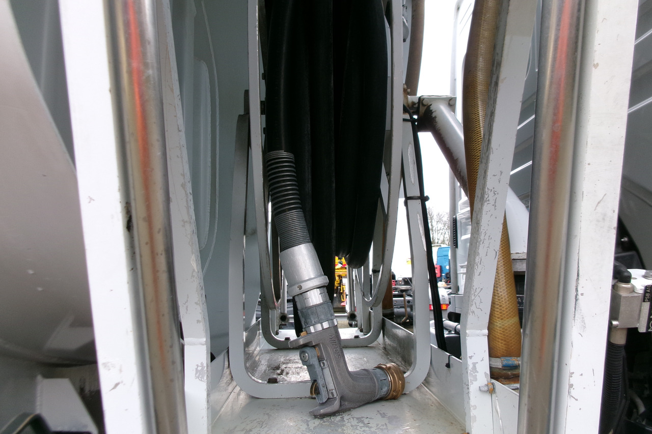 Kamion cisterna za prevoz goriva Mercedes Axor 1829 4x2 fuel tank 14.4 m3 / 4 comp: slika 10