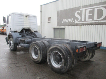 Kamion sa golom šasijom i zatvorenom kabinom Mercedes-Benz 2426 , V8 , 6x4 , Manual , Spring Suspension: slika 5