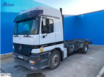 Kamion za prevoz kontejnera/ Kamion sa promenjivim sandukom Mercedes-Benz Actros 1843 EURO 2, 3 pedals, ADR: slika 1