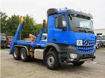 Kamion za utovaranje kontejnera Mercedes-Benz Arocs 3348 6x4 Absetzkipper Funkfernbedienung: slika 1