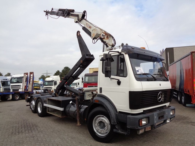 Kamion sa hidrauličnom kukom, Kamion sa dizalicom Mercedes-Benz SK 2433 + Semi-Auto + PTO + Serie 14 Crane + 3 pedals: slika 3