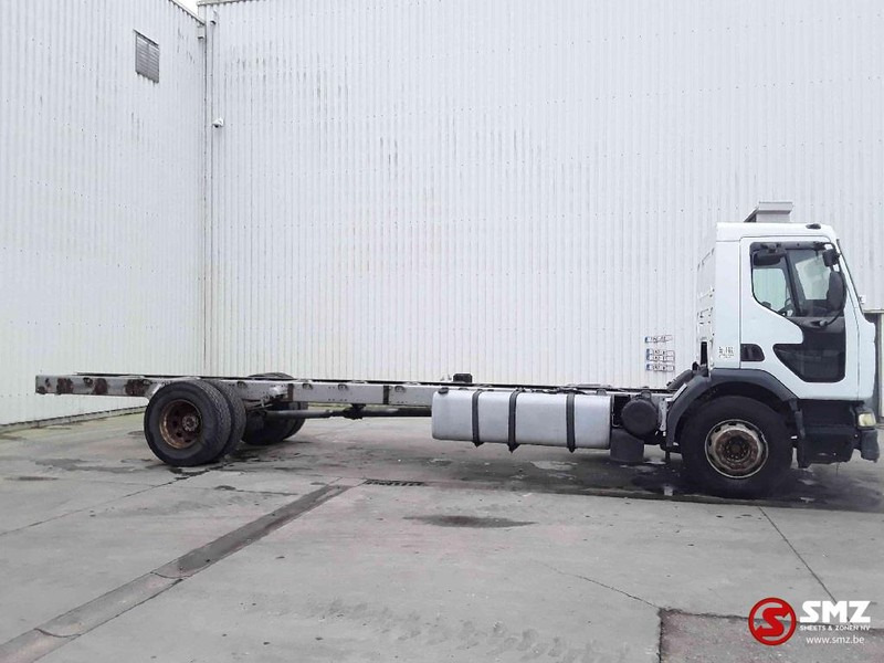 Kamion sa golom šasijom i zatvorenom kabinom Renault Premium 250 lames: slika 5