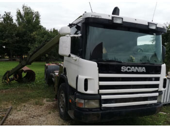 Kamion sa hidrauličnom kukom, Kamion sa dizalicom SCANIA P124: slika 1