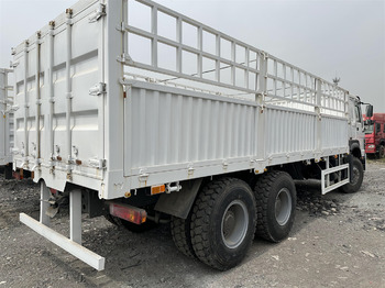 Kamion za prevoz stoke za prevoz životinja SINOTRUK HOWO 371: slika 3