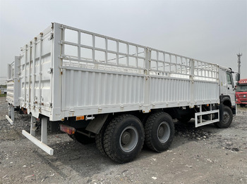 Kamion za prevoz stoke za prevoz životinja SINOTRUK HOWO 371: slika 4
