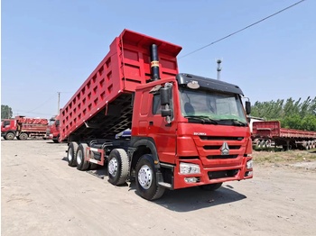 Kamion za prevoz boca SINOTRUK HOWO 420 Dump Truck 8x4: slika 1