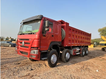 Istovarivač za prevoz teških mašina SINOTRUK HOWO 420 Dump Truck 8x4: slika 1