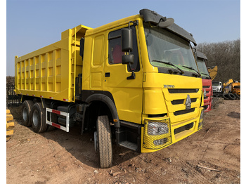 Istovarivač za prevoz teških mašina SINOTRUK Howo Dump truck 371: slika 1