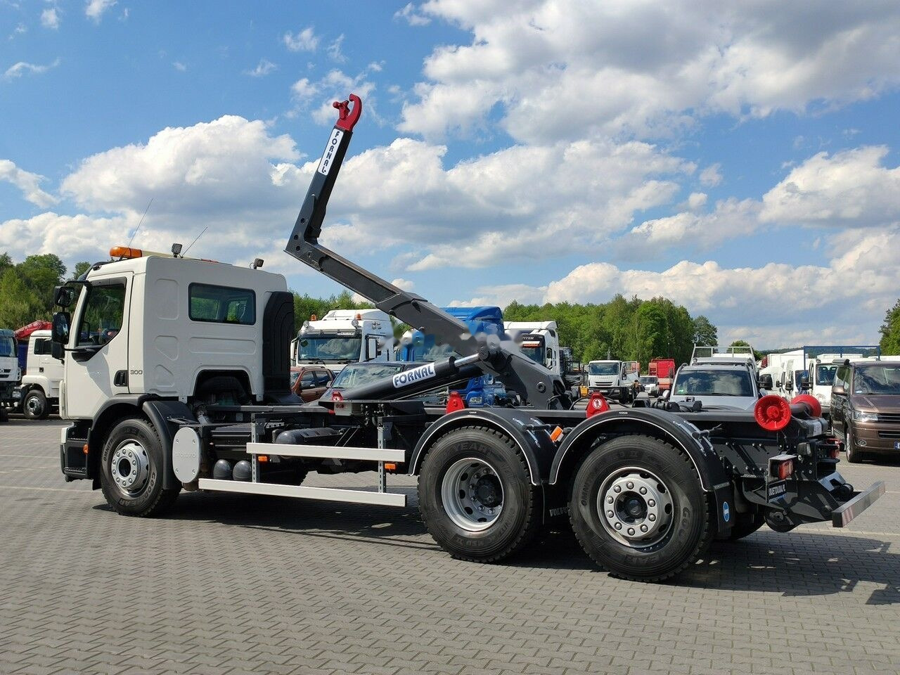 Kamion sa hidrauličnom kukom Volvo FE 26.300: slika 13