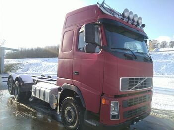 Kamion sa golom šasijom i zatvorenom kabinom Volvo FH12-460 6x2R Globe VEB+Voith RETARDER origin Km: slika 1