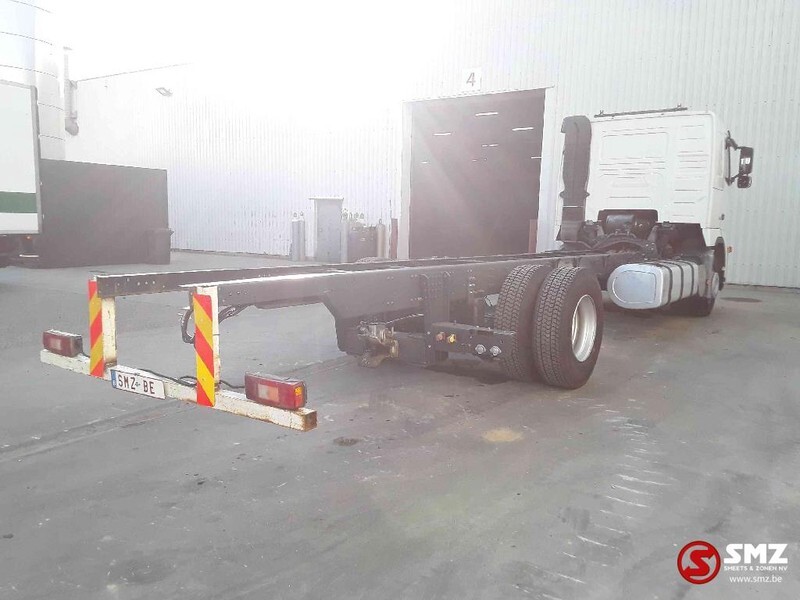 Kamion sa golom šasijom i zatvorenom kabinom Volvo FH 12 460 manual: slika 13