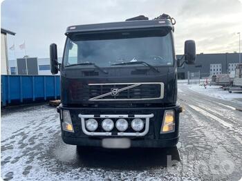 Kamion sa hidrauličnom kukom, Kamion sa dizalicom Volvo FM7 6x2: slika 1
