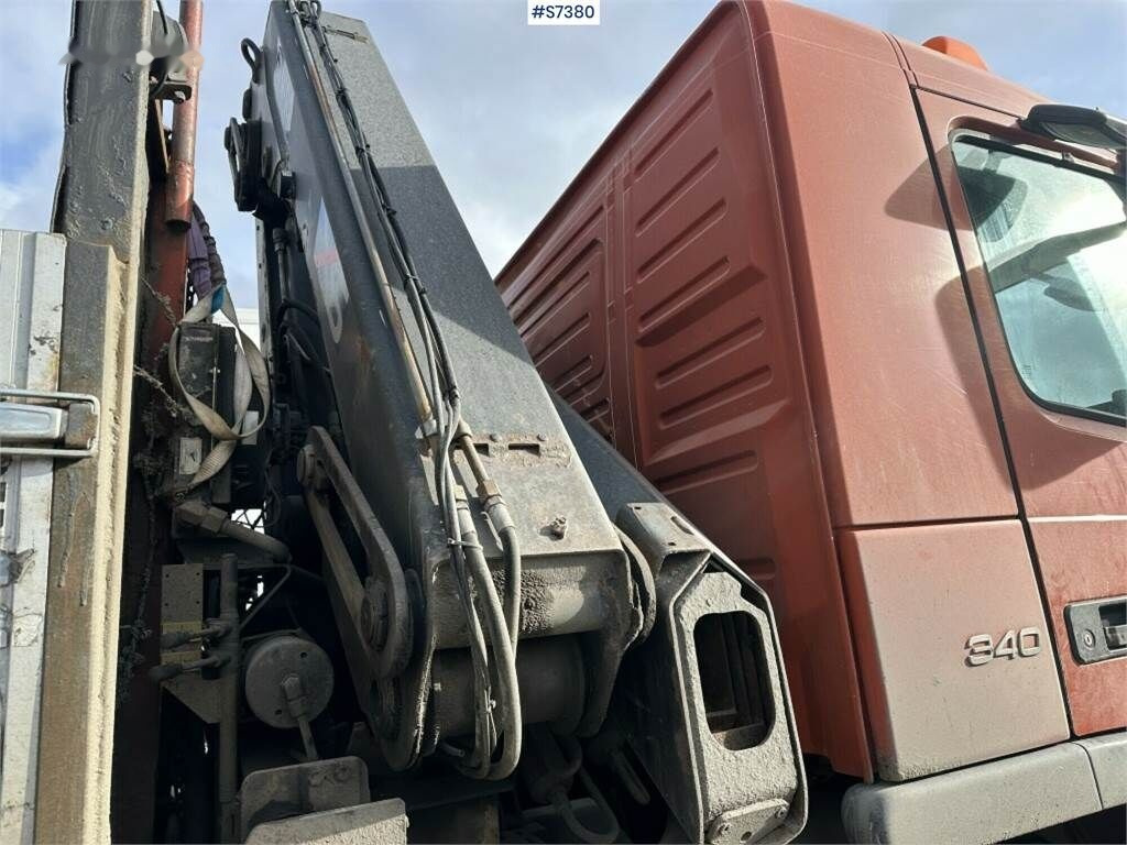 Kamion sa tovarnim sandukom, Kamion sa dizalicom Volvo FM9: slika 25