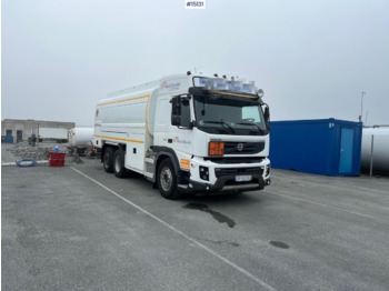 Kamion cisterna Volvo FMX 460: slika 1