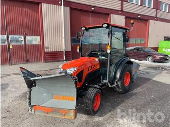  Kubota LX-401 med vikplog och sandspridare - Komunalni traktor