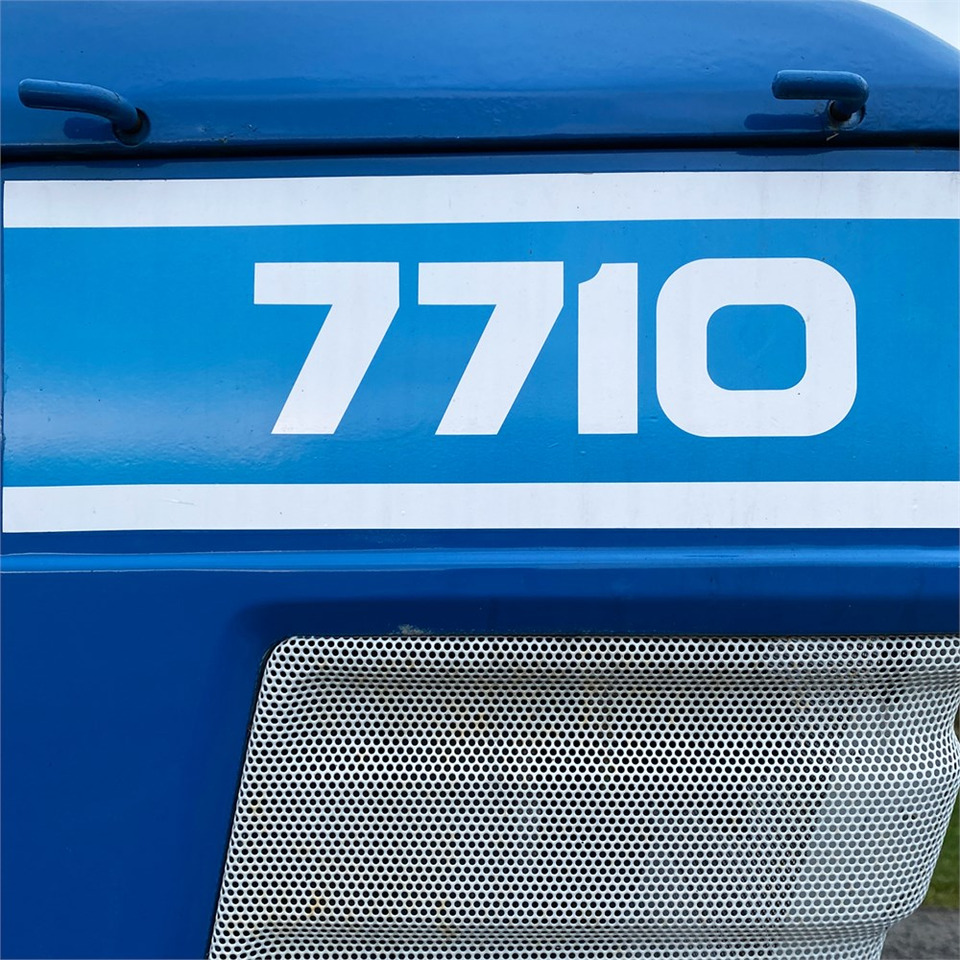 Traktor Ford 7710: slika 27