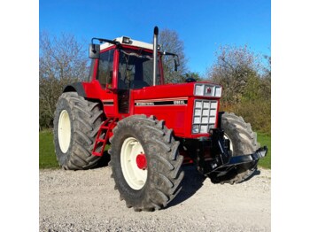 Traktor IH 1255 XL: slika 1