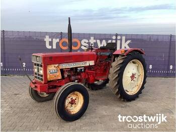 Traktor International 453: slika 1