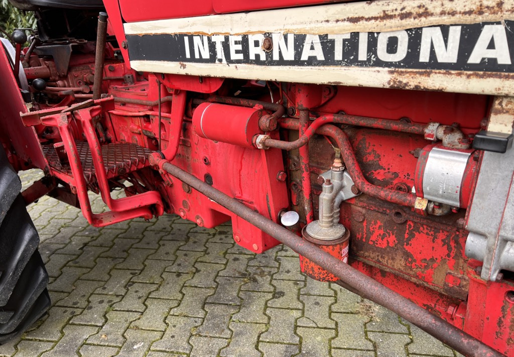 Traktor International 663: slika 6