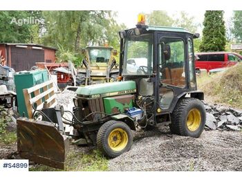 Traktor JOHN DEERE 855 tractor with loader and foldable plow: slika 1
