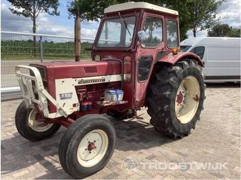 International 654 - Traktor