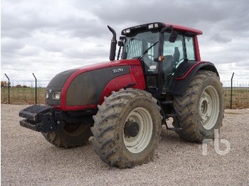 Valtra T171 - Traktor