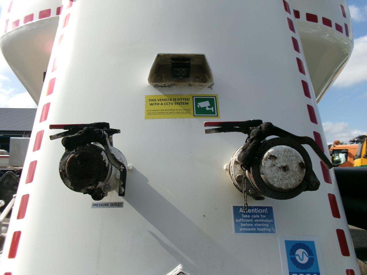 Poluprikolica cisterna za prevoz brašna Feldbinder Powder tank alu 36 m3 / 1 comp: slika 16