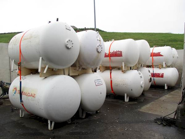 Poluprikolica cisterna LPG / GAS GASTANK 2700 LITER: slika 4