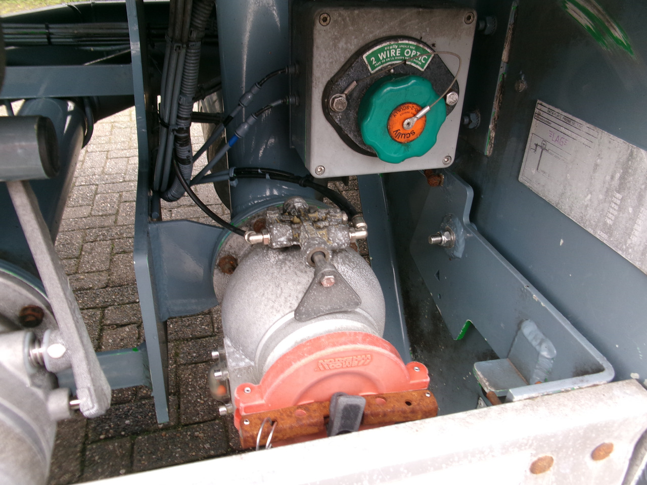 Poluprikolica cisterna za prevoz goriva L.A.G. Fuel tank alu 44.5 m3 / 6 comp + pump: slika 10
