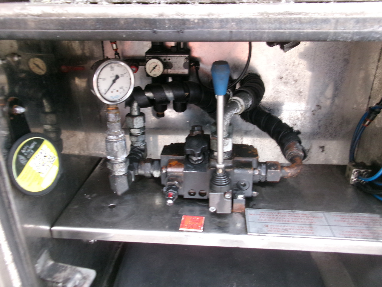 Poluprikolica cisterna za prevoz goriva L.A.G. Fuel tank alu 44.5 m3 / 6 comp + pump: slika 6