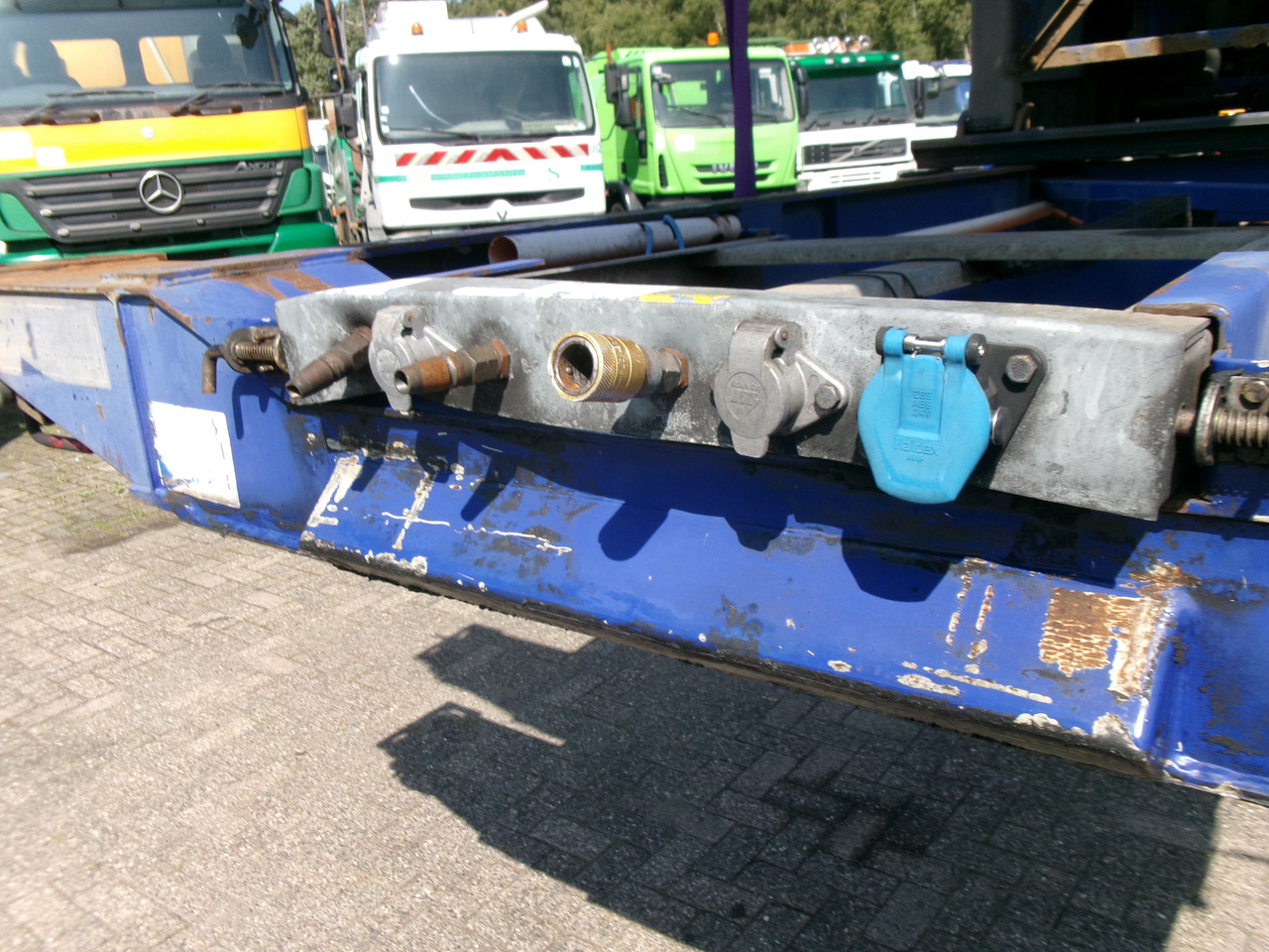 Poluprikolica za prevoz kontejnera/ Poluprikolica sa promenjivim sandukom Montracon Stack - 3 x container chassis 20-30-40-45 ft: slika 7