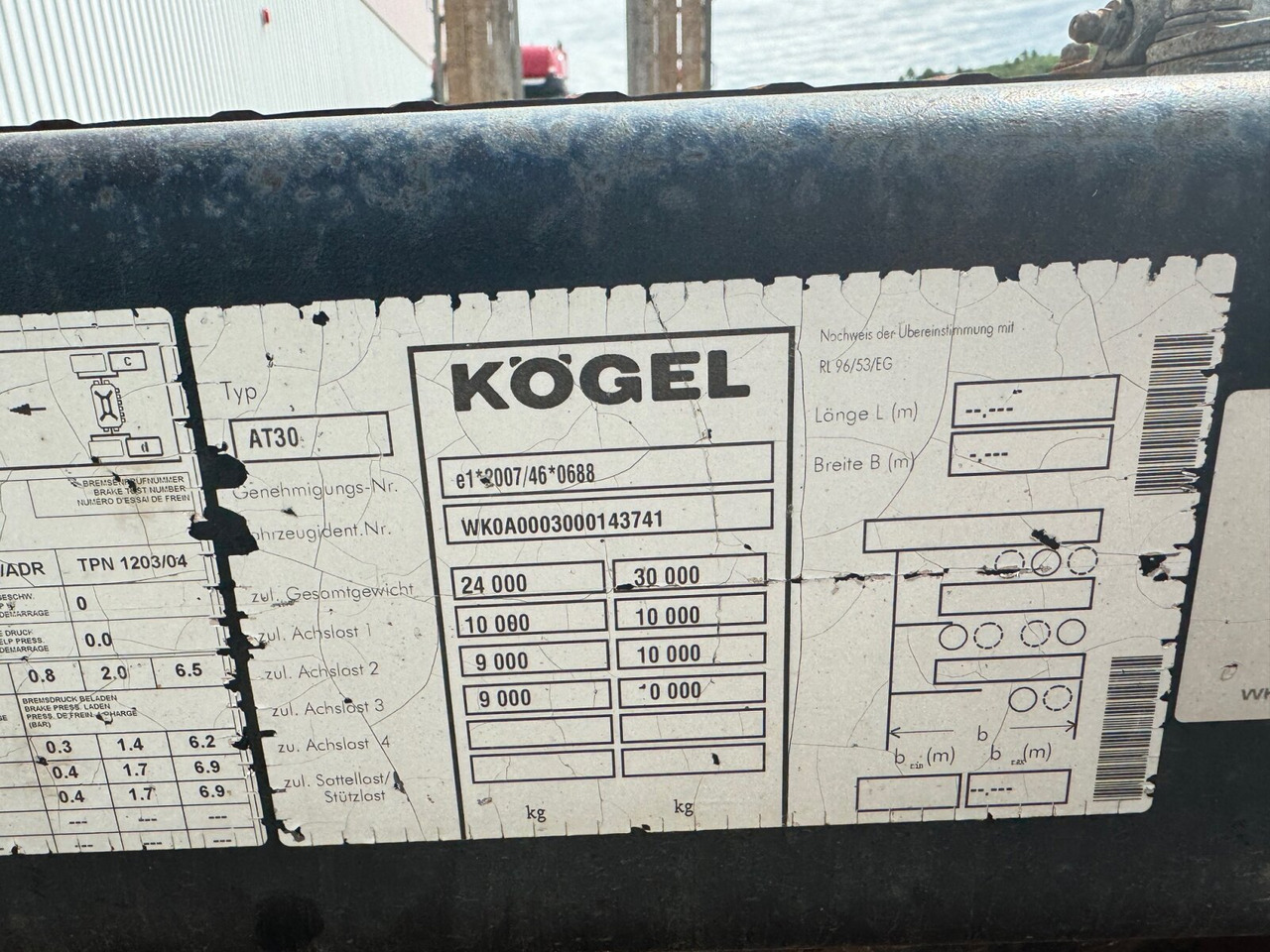 Niska prikolica za prevoz za prevoz teških mašina Kögel AT 30 AT 30, Verbr. auf 3m, Baggerstielmulde: slika 6