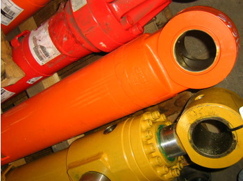 O&K  - Hidraulični cilindar