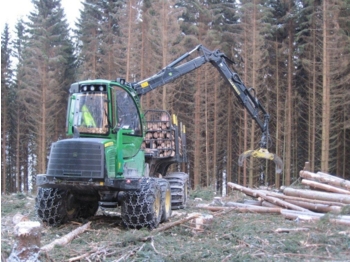 John Deere 1010 lastbærer - Kombajn za šumarstvo