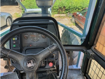Šumarski traktor Valtra 8100: slika 1