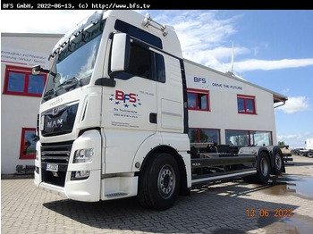 Kamion za prevoz kontejnera/ Kamion sa promenjivim sandukom MAN TGX 26.500